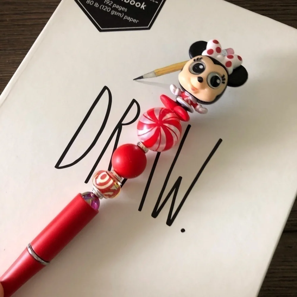 Disney Doorables: Mickey & Friends: Christmas Minnie Mouse handmade beaded pen